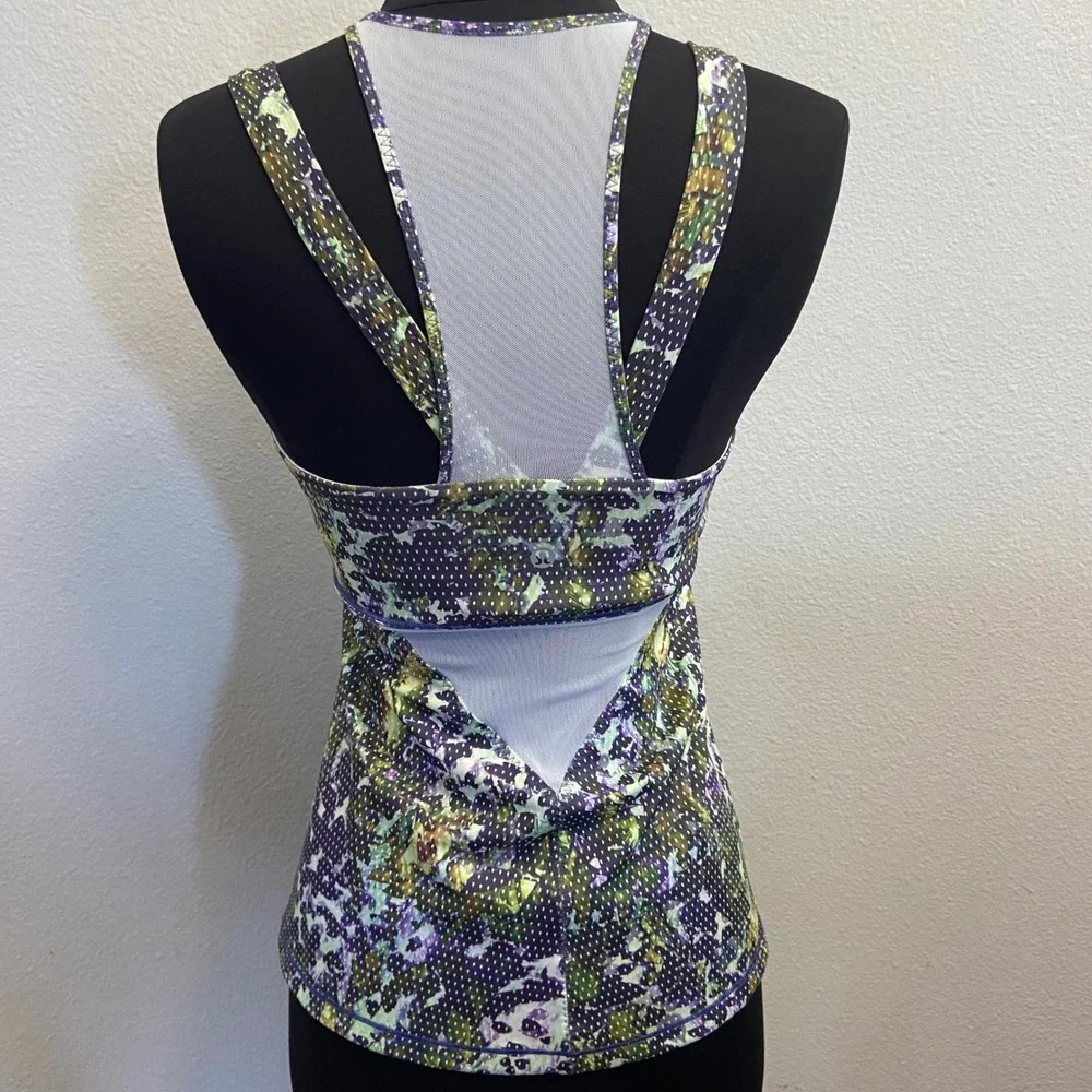 Lululemon Athletica Workout Tank Top Size 4 Geometric Print‎ Mesh Built in Bra